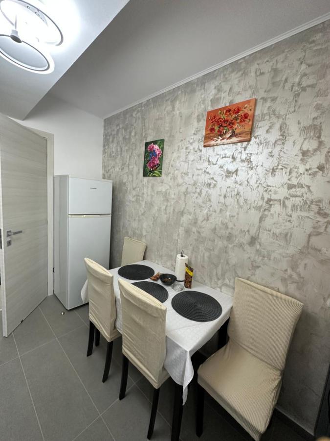 Glamart Apartment Craiova Exterior foto