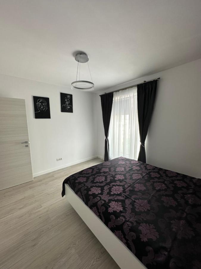Glamart Apartment Craiova Exterior foto
