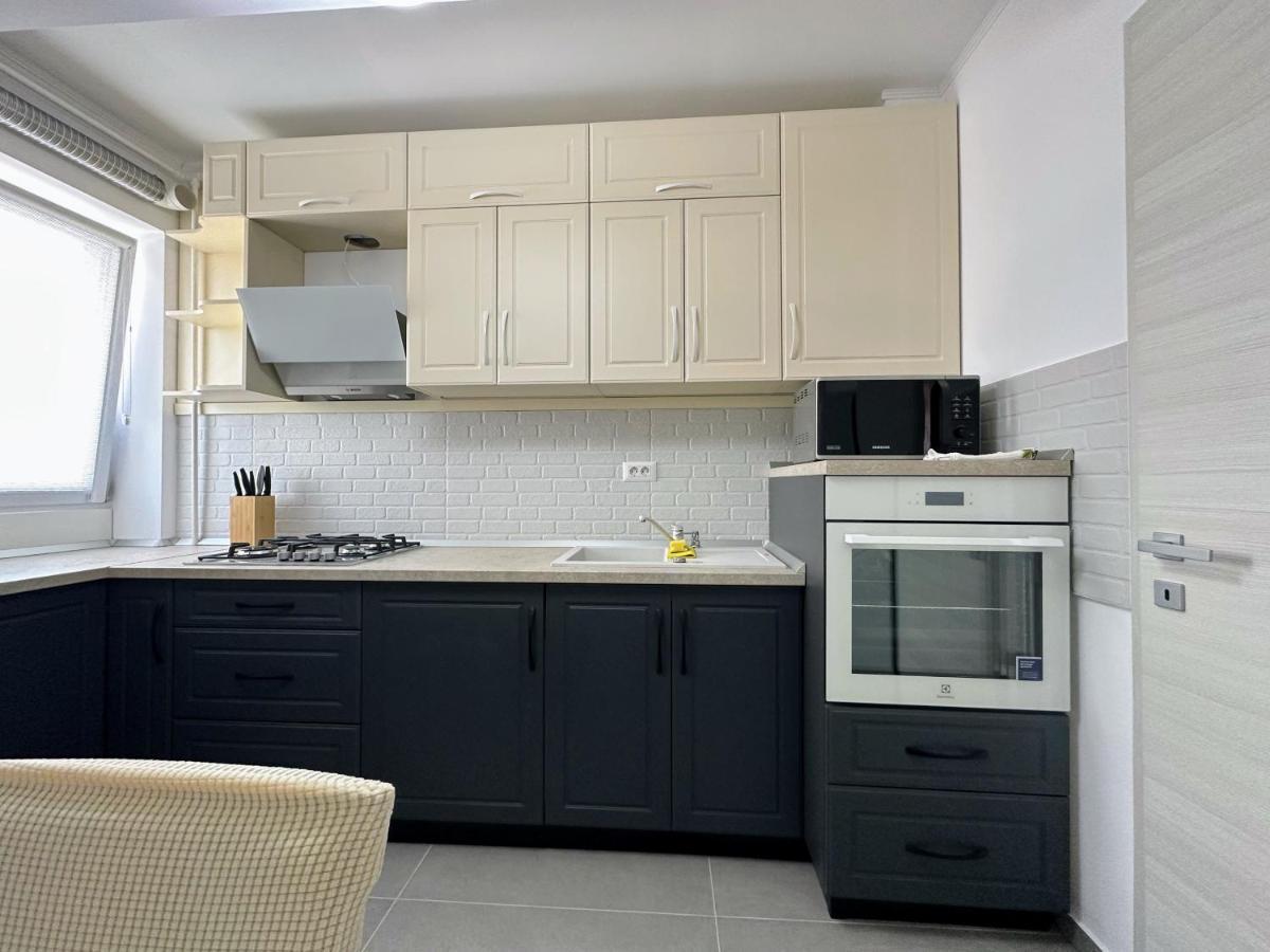 Glamart Apartment Craiova Exterior foto